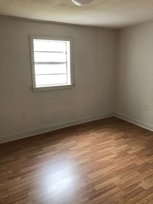 Building Photo - "Charming 3-Bedroom Home in Jonesboro – Cozy 955 Sq Ft Living!"