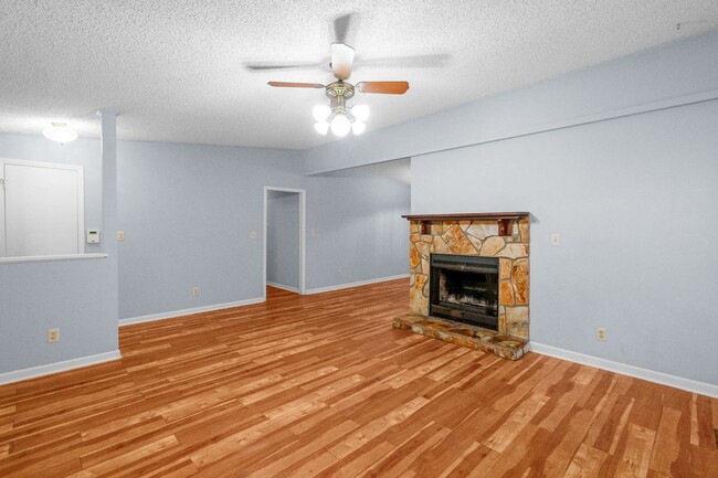 Building Photo - Lovely home in Charlotte