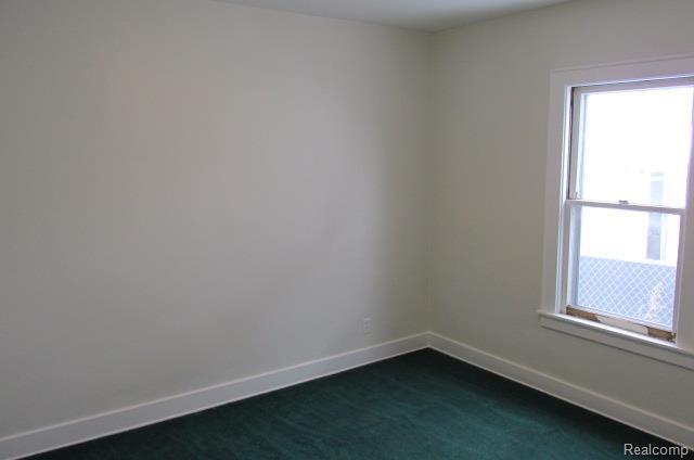 Building Photo - 995 Lakeview St