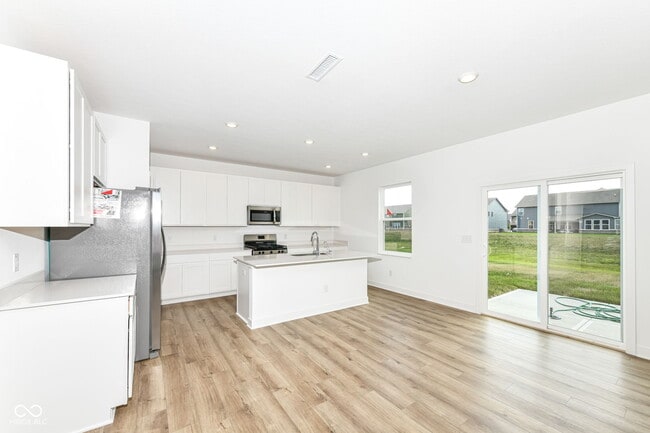 Building Photo - 1069 Sunderland Dr