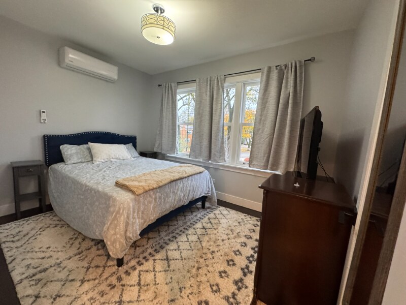 Building Photo - 3526 Lake St