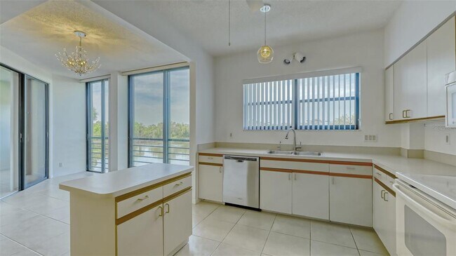 Building Photo - 5400 Eagles Point Cir