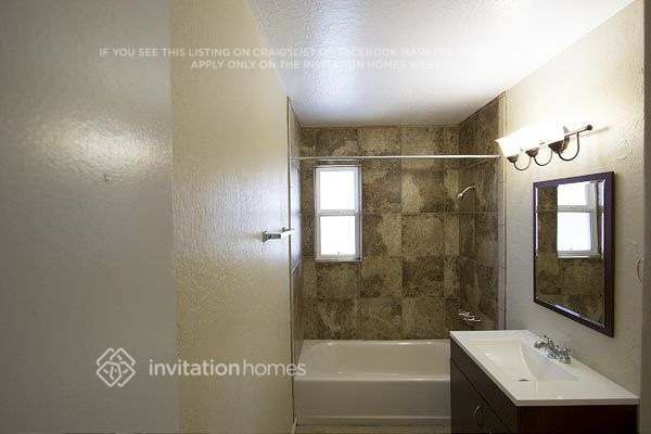 Building Photo - 3011 W Palo Verde Dr