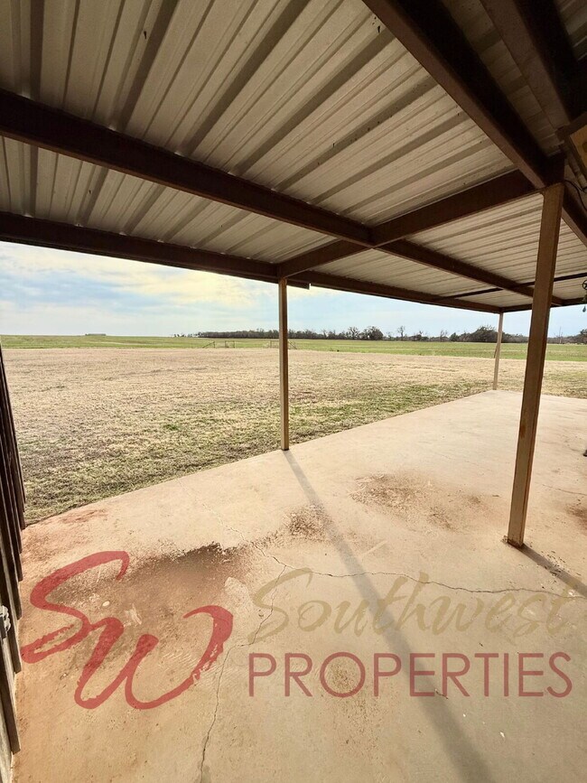 Building Photo - Well maintained 3 bedroom, 2 bathroom in the country