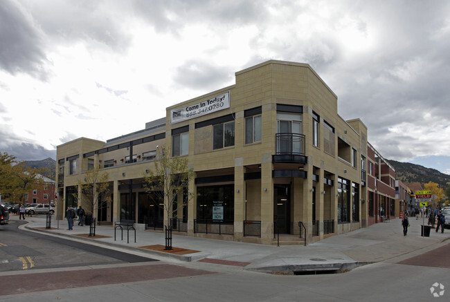 Building Photo - Lofts on College