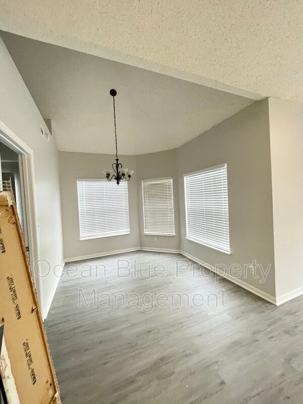 Building Photo - 12213 Armenia Gables Cir