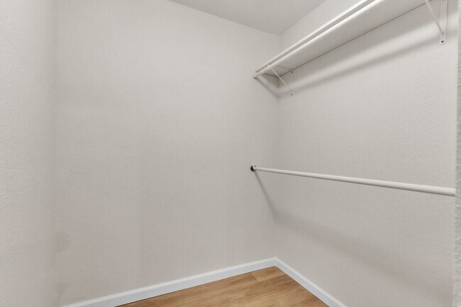 Building Photo - **Completely Remodeled ** 1BR/1BA w/ Private Patio + Garage in Sacramento **