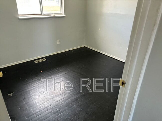 Building Photo - 6203 Hilton Ln