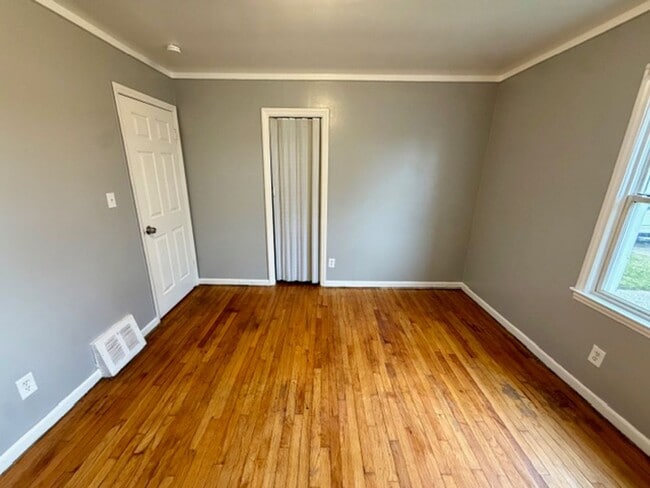 Building Photo - Updated 3-Bedroom, 1-Bath Brick Bungalow Home for Lease – Must See! Welcome Section 8