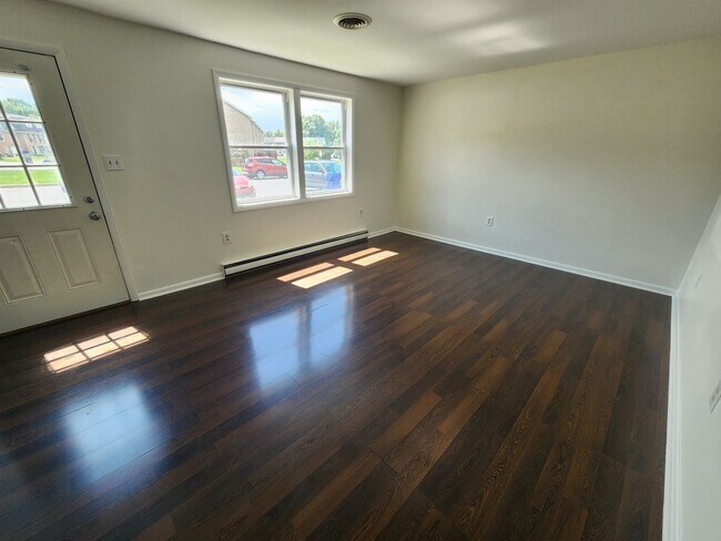 Building Photo - 3430 Gregway Dr