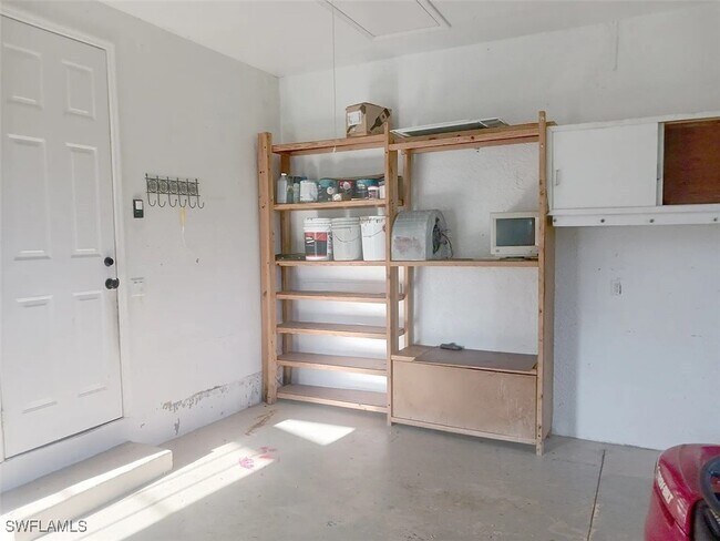 Building Photo - 120 18th Ave NE
