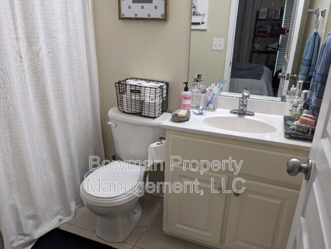 Building Photo - 490 S Barnett Shoals Rd