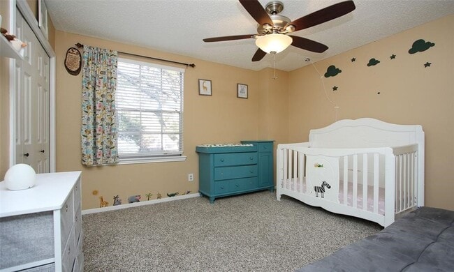Building Photo - 11303 Golden Ray Dr