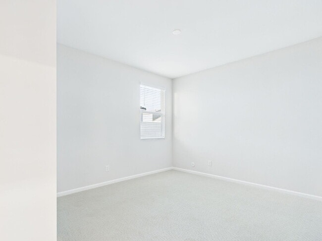 Building Photo - NORTH COPPER CANYON BRAND NEW BEAUTY