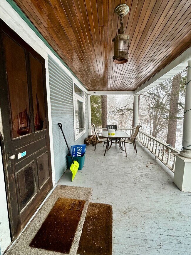 Building Photo - 2115 E 1st St