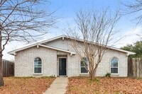 Building Photo - 9017 Willowbrook Dr
