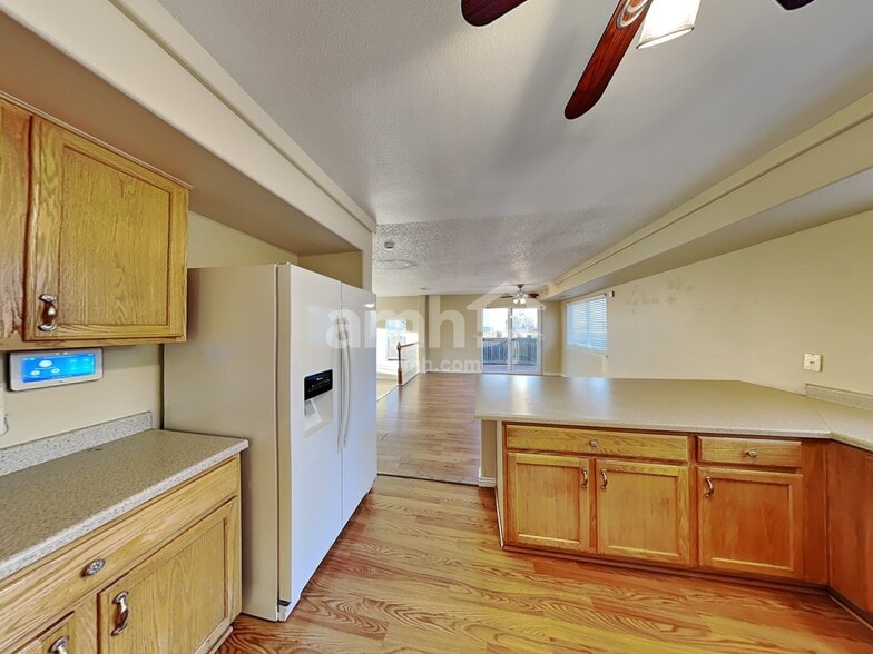 Building Photo - 4096 Netherland St