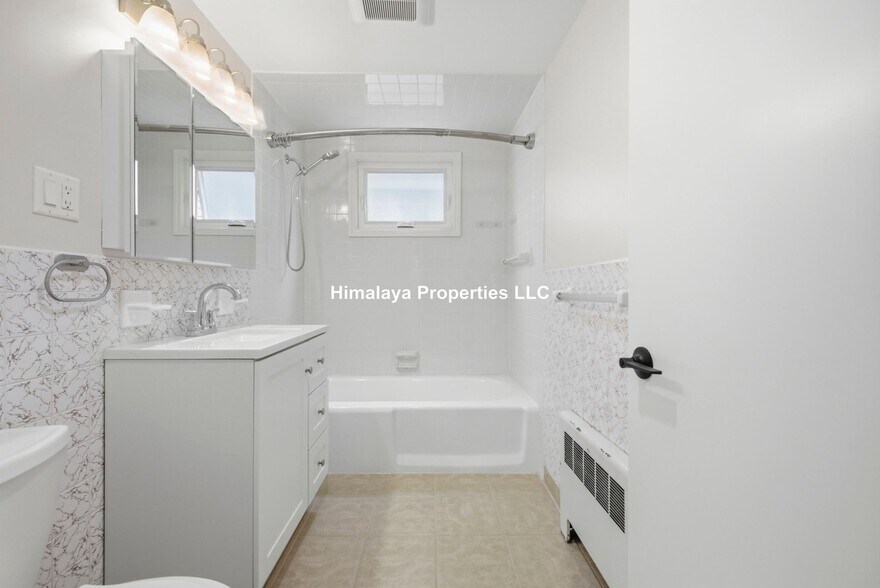 Building Photo - 111 Hillsdale Rd