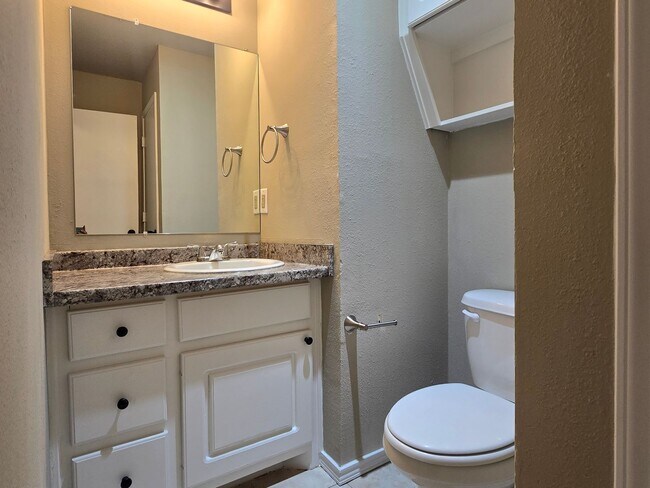 Building Photo - Updated and available now!