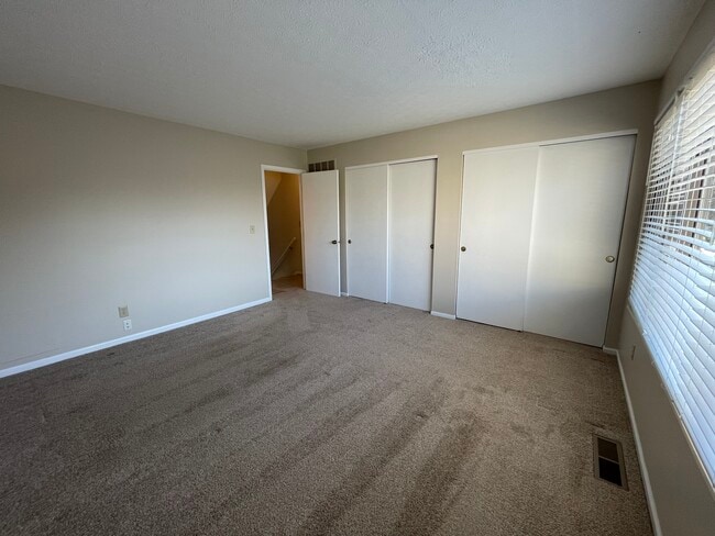 Building Photo - 2618 Cedar Lake Dr