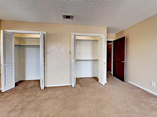 Building Photo - 4724-4726 Berridge Ln, Dallas, TX 75227