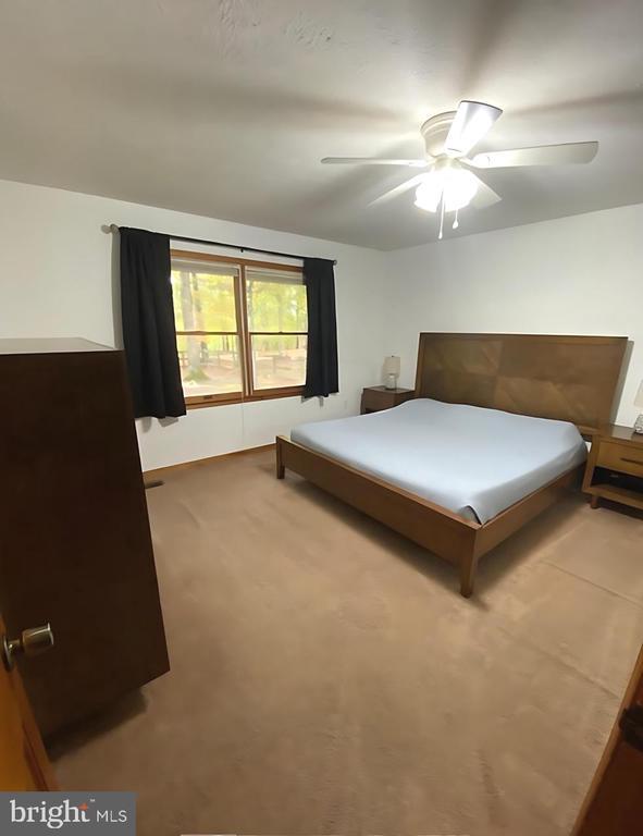 Building Photo - 8624 Valley Dr