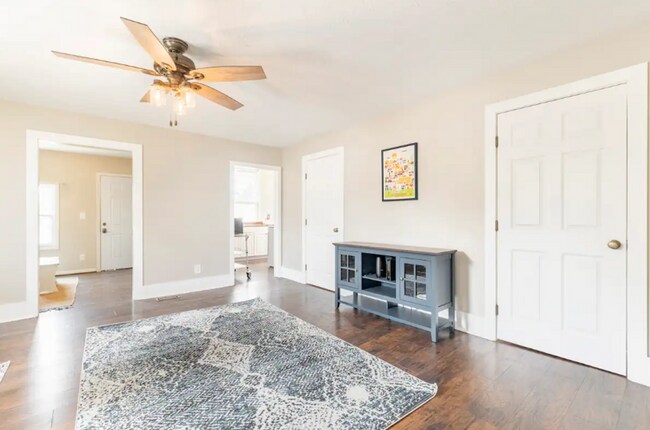 Building Photo - Furnished Germantown Charmer- available for 1-3 month stays!