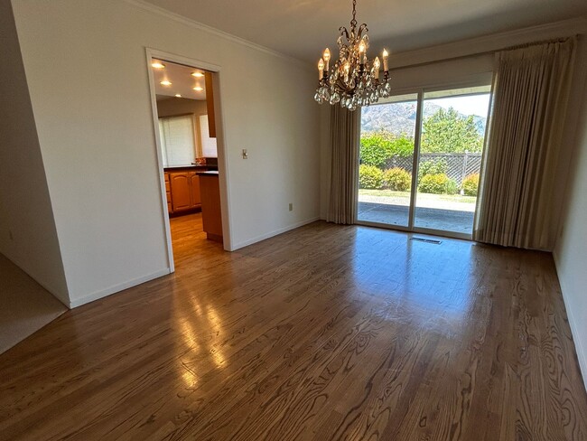Building Photo - 416 Oak Vista Dr
