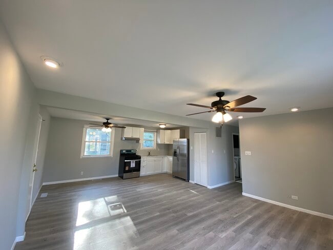 Building Photo - 12814 E Playfield Dr