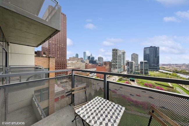 Building Photo - 235 W Van Buren St