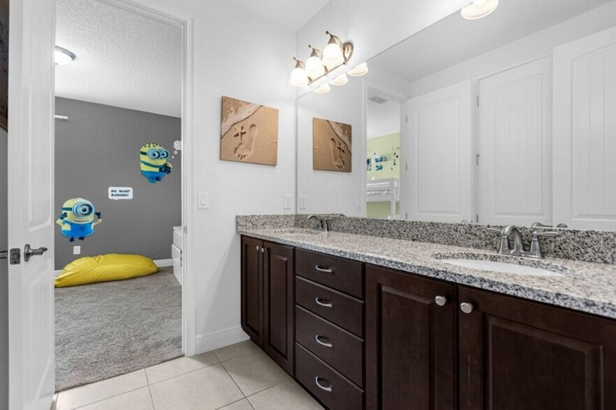 Building Photo - 371 Pendant Ct