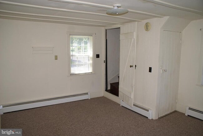 Building Photo - 9518 Circle Dr