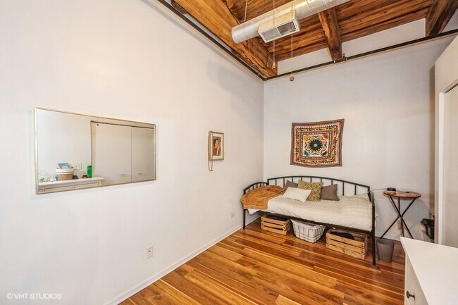 Building Photo - 625 W Jackson Blvd