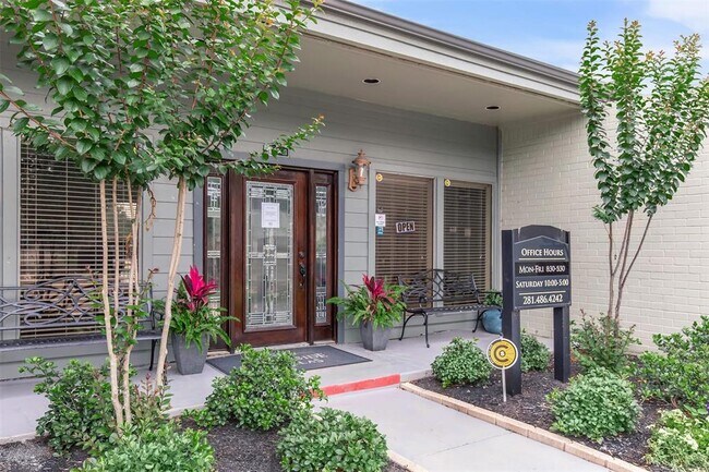 Building Photo - 707 El Dorado Blvd