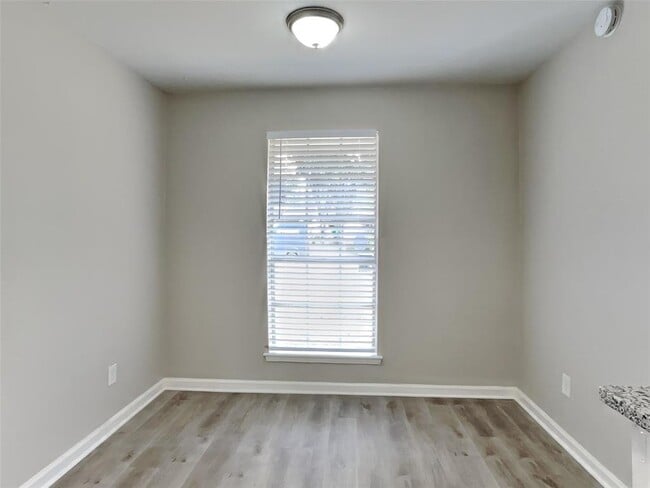 Building Photo - 9007 Gauguin Dr