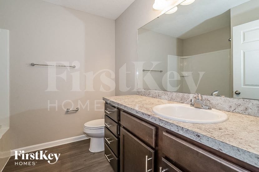 Building Photo - 1366 Sarahs Landing Dr