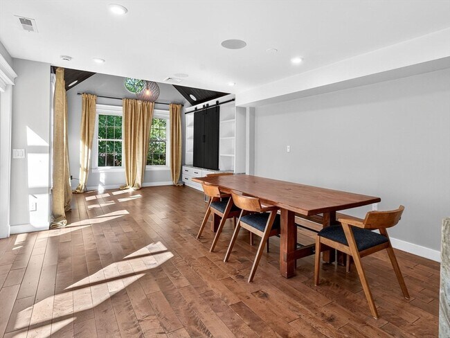 Building Photo - 409 Norfolk St