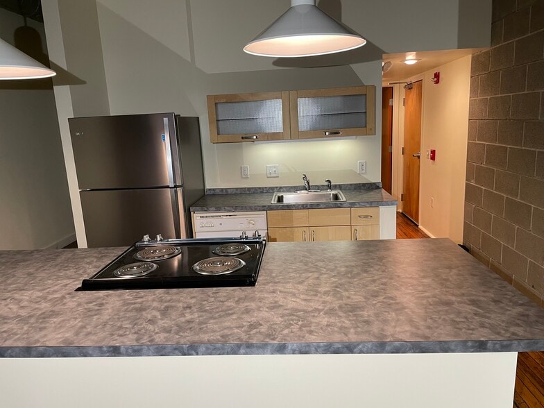 Kitchen Island - 905 Liberty Ave
