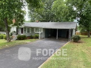 Primary Photo - 515 Bowen St