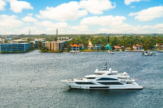 Building Photo - 1 1st Ave S