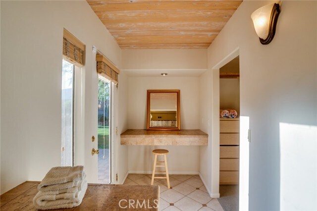 Building Photo - 576 E Desert Holly Cir