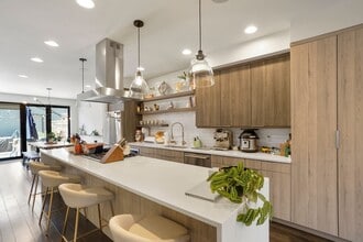 Building Photo - 4331 Kalamath St