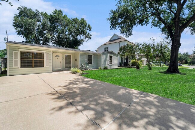 Primary Photo - 1720 Libbey Dr