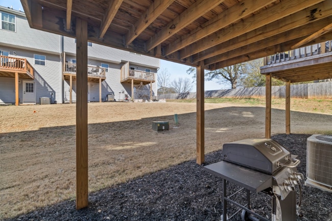 Building Photo - 121 Sligh Wy