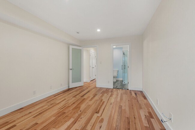 Building Photo - Coming Soon! Waterfront Living in Eastport – Renovated Condo in Severn House