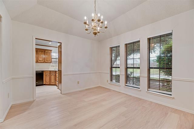 Building Photo - 2209 Winona Dr