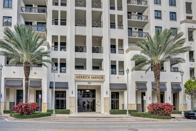 Building Photo - 301 Altara Ave