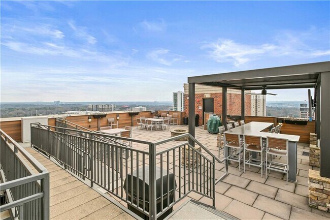 Building Photo - 3180 Mathieson Dr NE