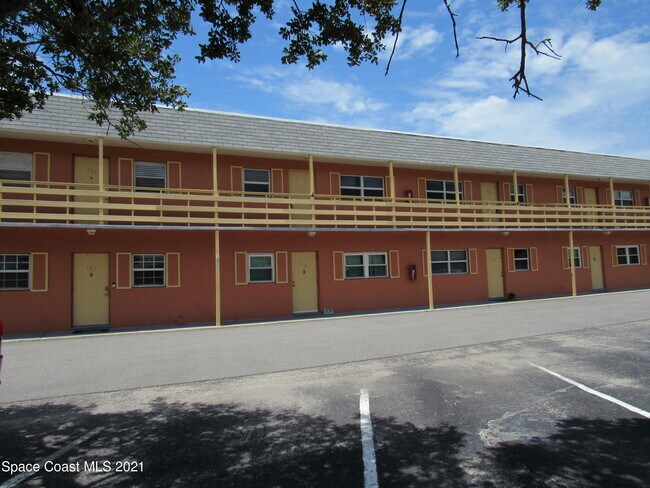 Primary Photo - 400 Catalina Rd