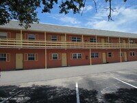 Building Photo - 400 Catalina Rd